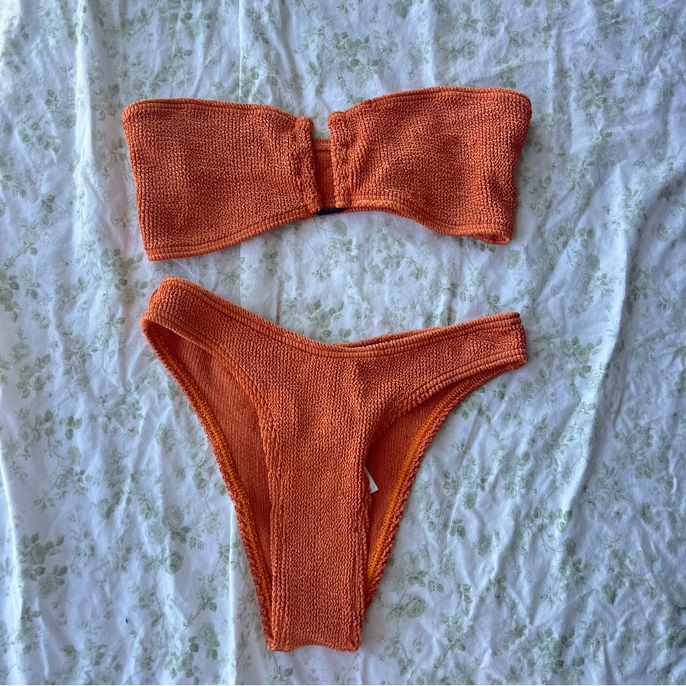 NWT bond-eye bikini
Blake bandeau top strapless
Sign bottom high wasited